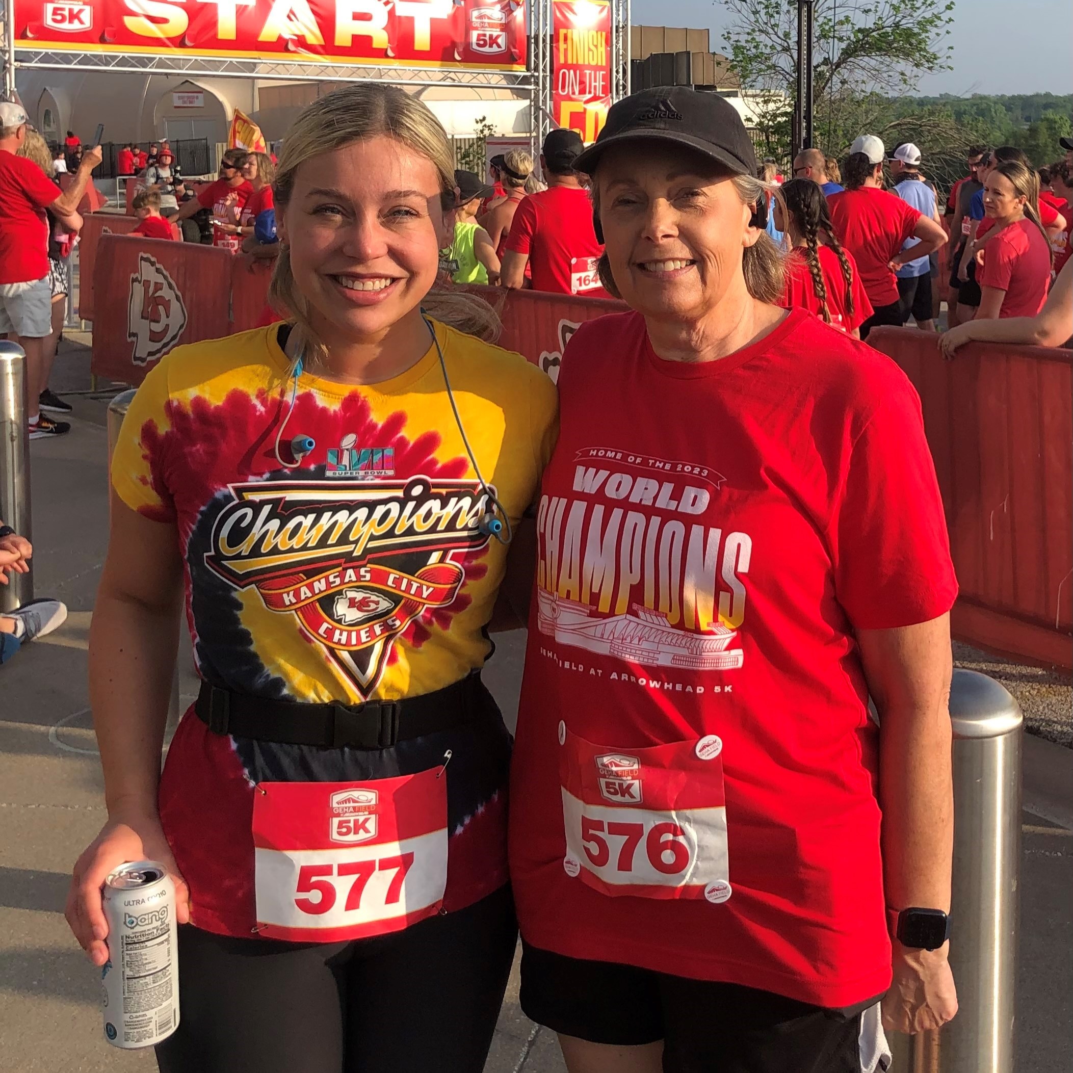 Marissa Vore, MOCSA Volunteer, with her mom at the Arrowhead 5K